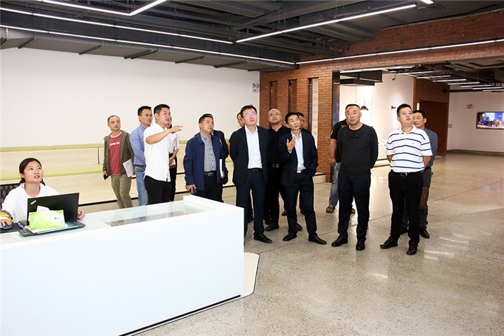 003 参观三亿体育科技智慧城市软件管理平台